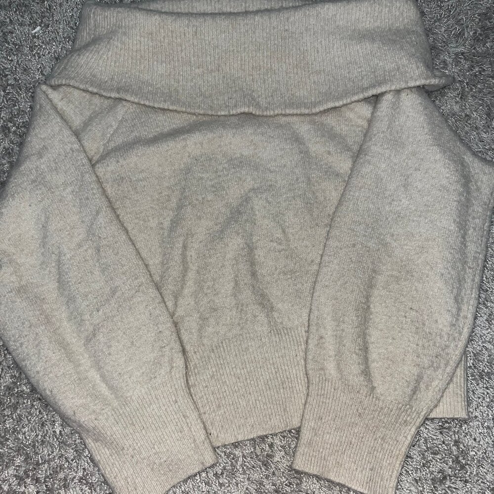 Over-the-shoulder Sweater